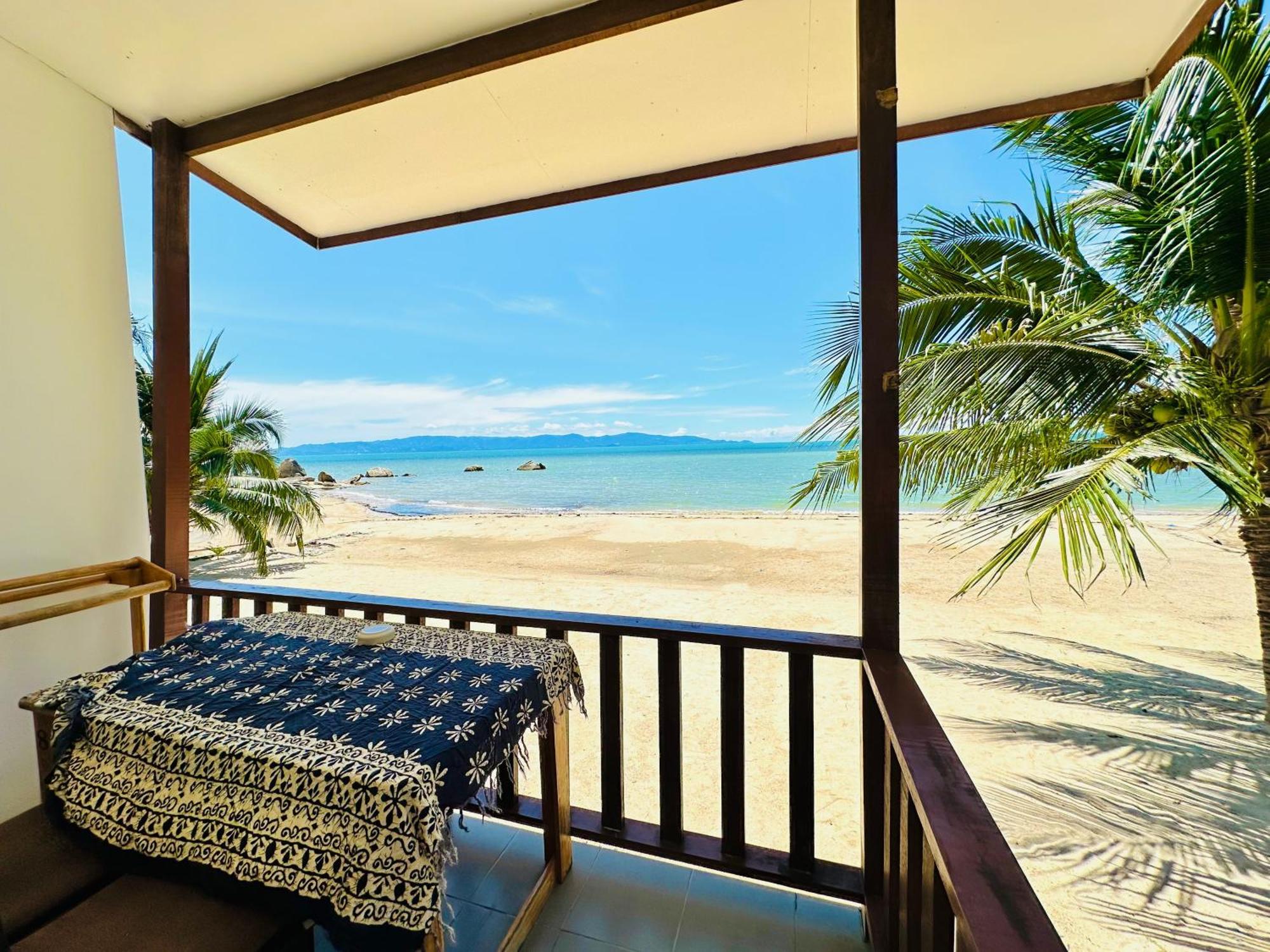 The Scenery Beach Resort Baan Khai Eksteriør billede