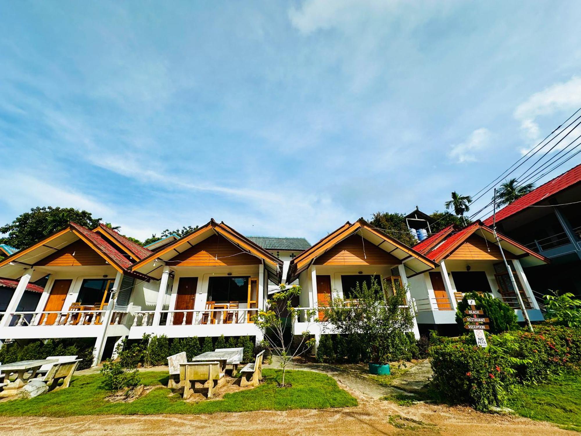 The Scenery Beach Resort Baan Khai Eksteriør billede