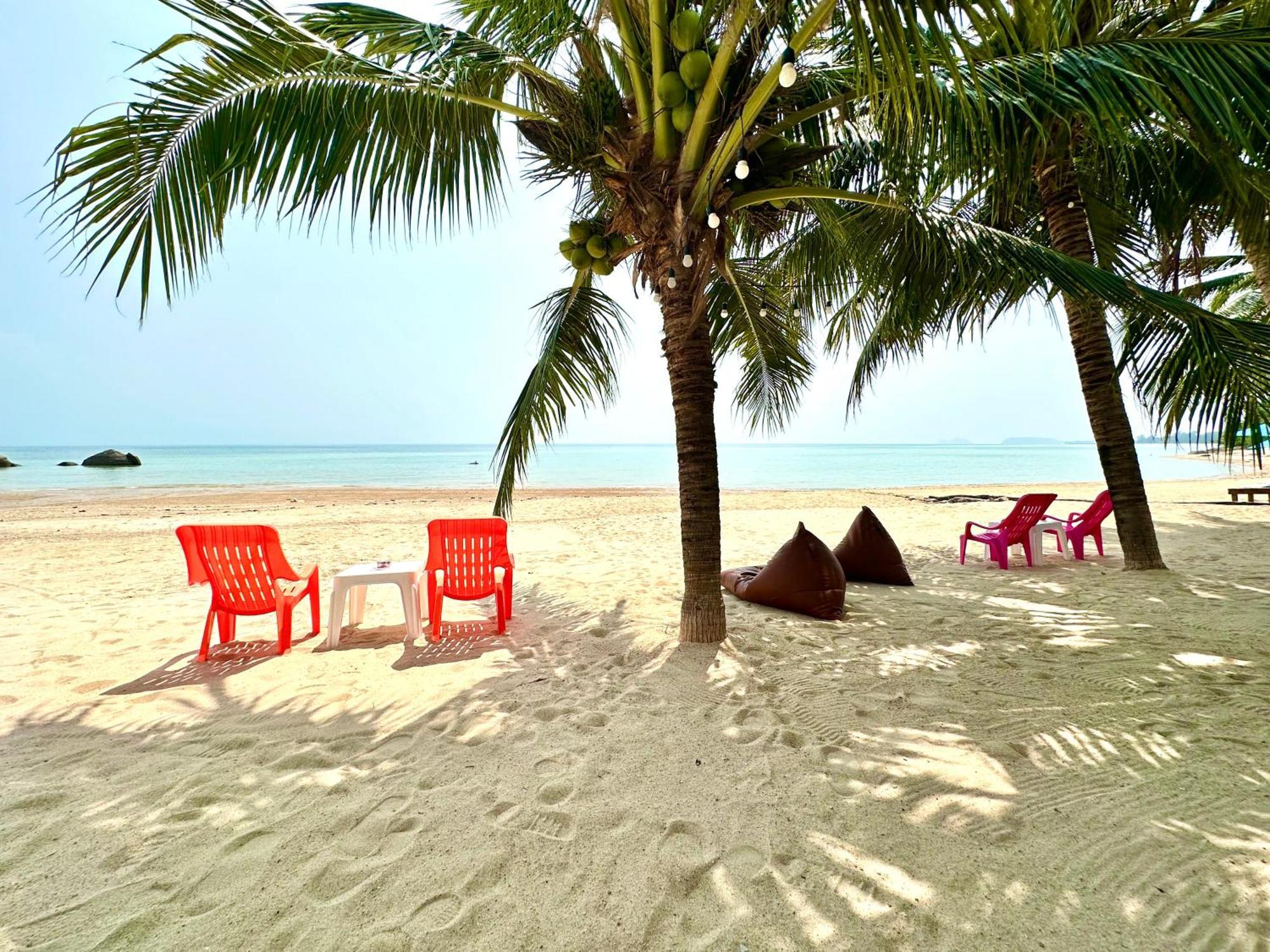 The Scenery Beach Resort Baan Khai Eksteriør billede